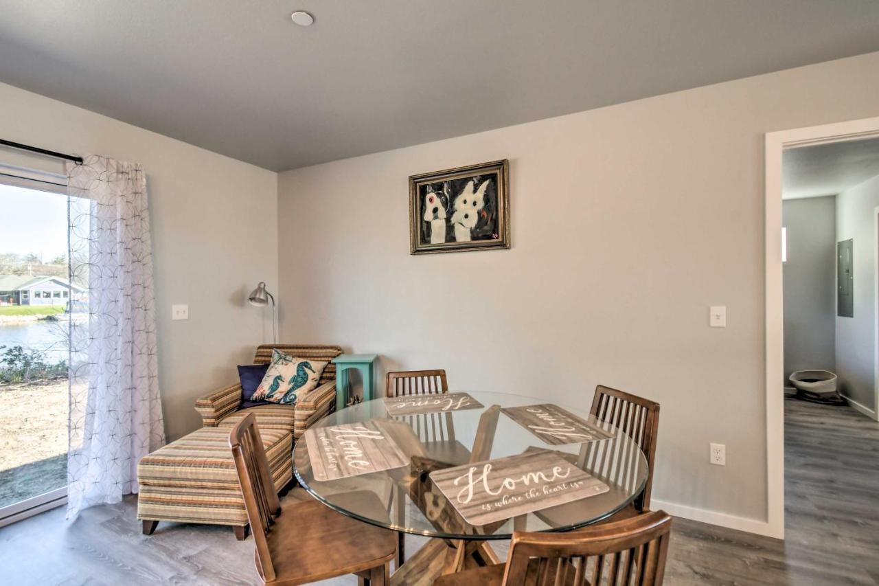 Canal Cottage Retreat With Dock And Waterfront Views أوشن شورز المظهر الخارجي الصورة