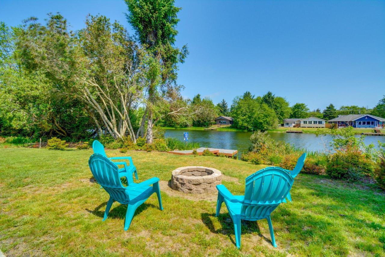 Canal Cottage Retreat With Dock And Waterfront Views أوشن شورز المظهر الخارجي الصورة
